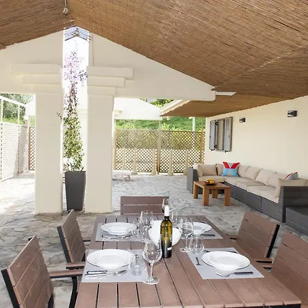 Apartman Helion Guviá